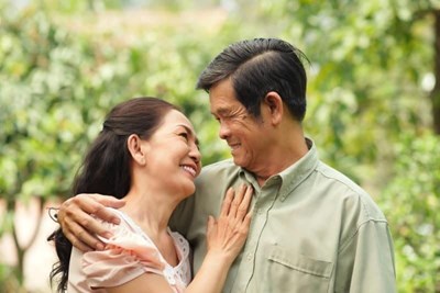 DINH DƯỠNG CHO TUỔI MÃN KINH & MÃN DỤC – HÀNH TRÌNH LÃO HÓA LÀNH MẠNH TỪ BÊN TRONG